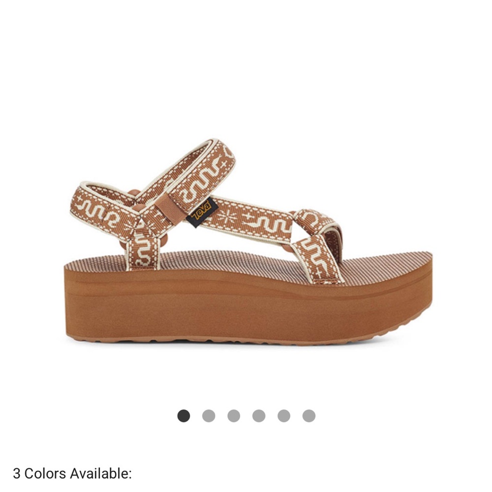 Teva Flatform Universal Sandals in Bandana Lion NWOT
